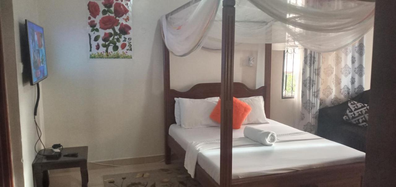 Sebuleni Serviced Homstay - Nyali Beach Msa Mombasa Kültér fotó